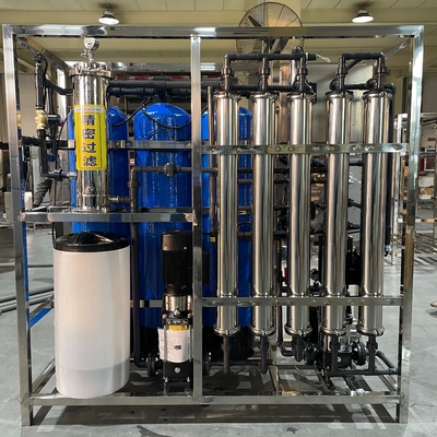 Zuiver mineraal drinkwater Omgekeerde osmose Waterfiltratie Filter RO-systeem Waterzuivering