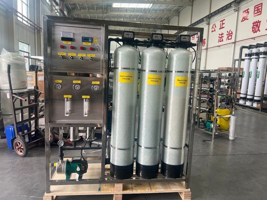 Geïntegreerd systeem voor omgekeerde osmose voor huishoudens van ziekenhuis- en hotelklasse Efficiënt zuiver water RO-reiniger Stalen waterzuiveringsmachines